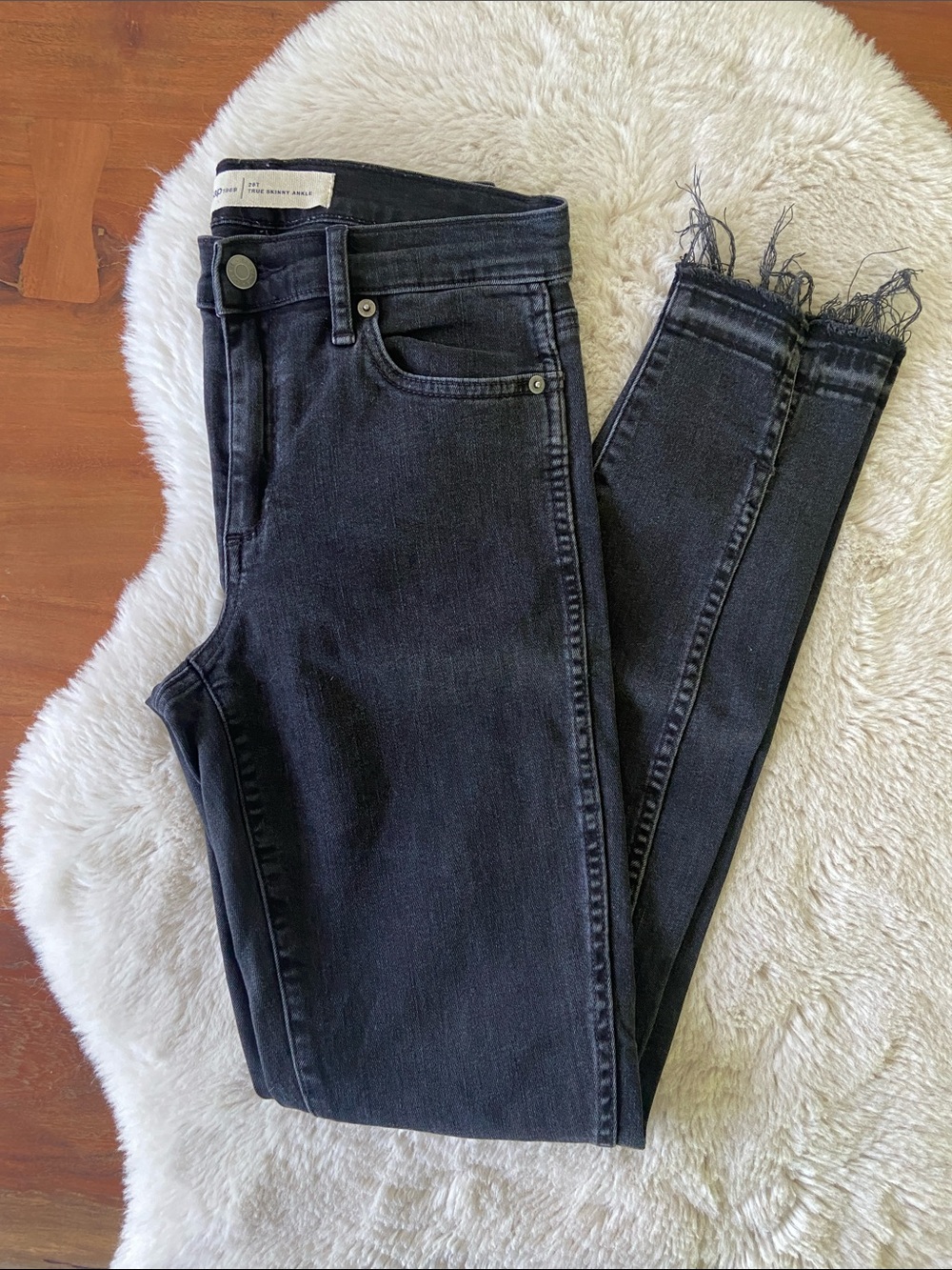 GAP black true skinny ankle jean vintage wash denim slit ankle 28 T or 6 tall